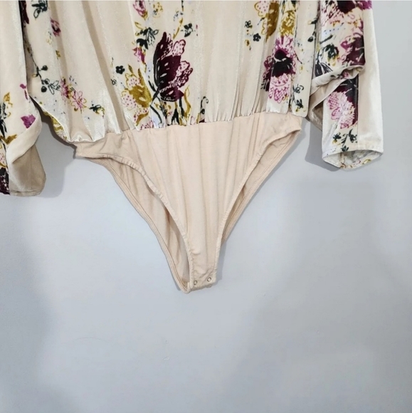 EUC🔹️XS Velvet Slouchy Babe Bodysuit in Neutral Combo - Picture 5 of 10